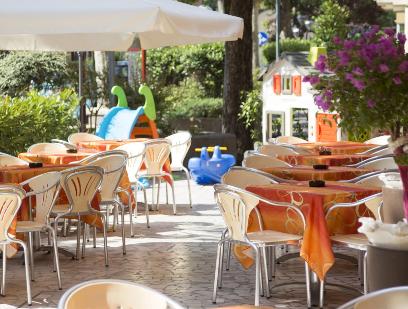 media.Slide-Esterno-01-Hotel-Silvia-Misano